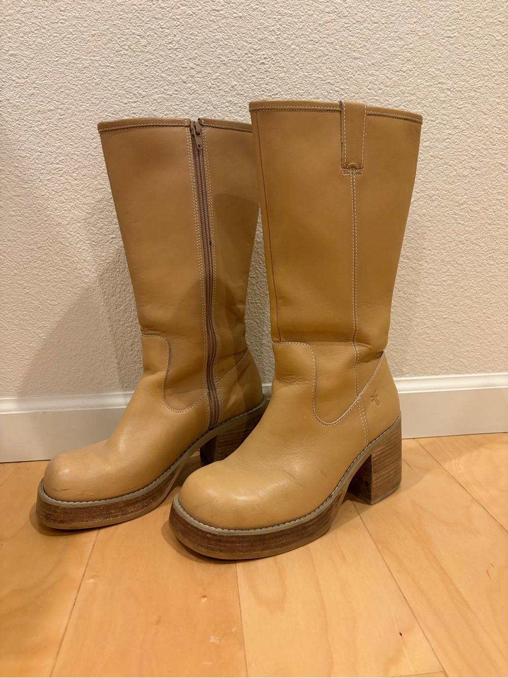Frye Dorian Y2K Rare Vintage Women’s Tan Leather Mid-Calf Platform Boots